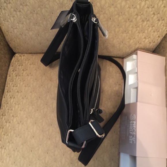 Black or bone color purse/ : handbag.   New!! - Picture 4 of 4